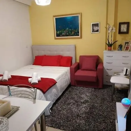 7th Floor Spacious Veranda In The Heart Of Апартаменты *